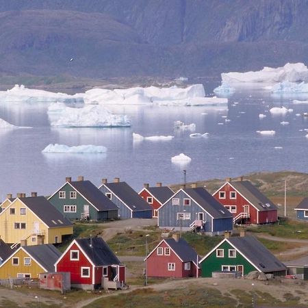 Hotel Narsaq Екстериор снимка